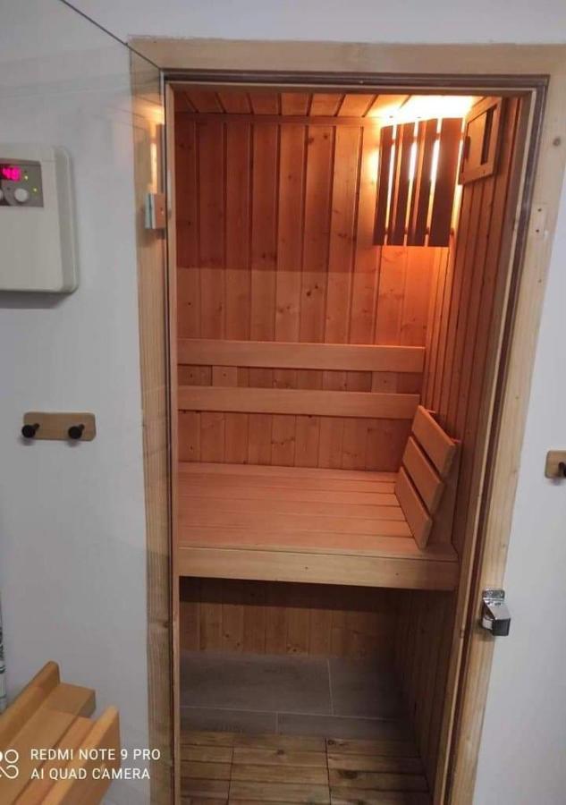 Urocze Studia: Sauna, Kominek i Ekonomiczne Opcje Blisko Warszawy Lomianki Exterior photo